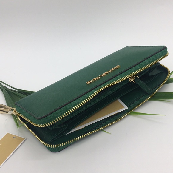 Michael Kors Giftables Lg ZA Continental Wallet Phone Holder Wristlet Fern Green - Picture 7 of 16